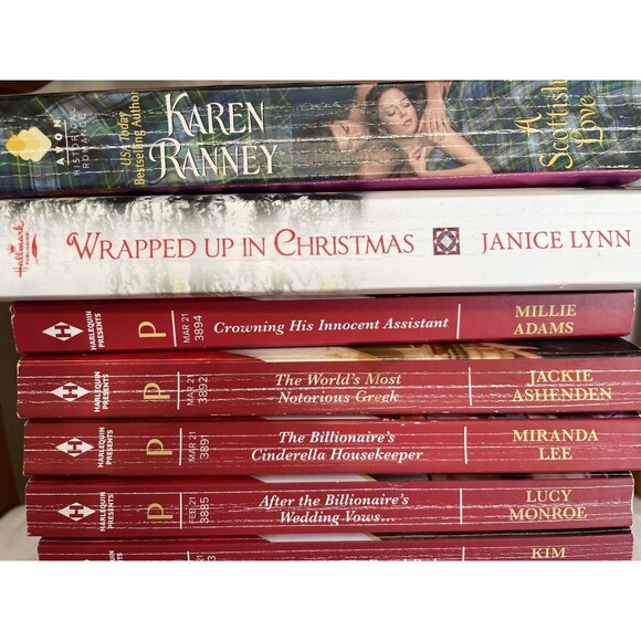 Harlequin Romance Books - Lot of 13, Plus Two Additional Books - Picture 7 of 8